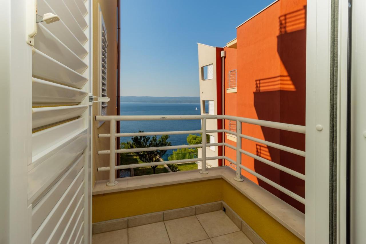 Luxury Apartments Villa Ruzmarina With New Heated Infinity Pool And Lounge Area Marusici  Exterior photo