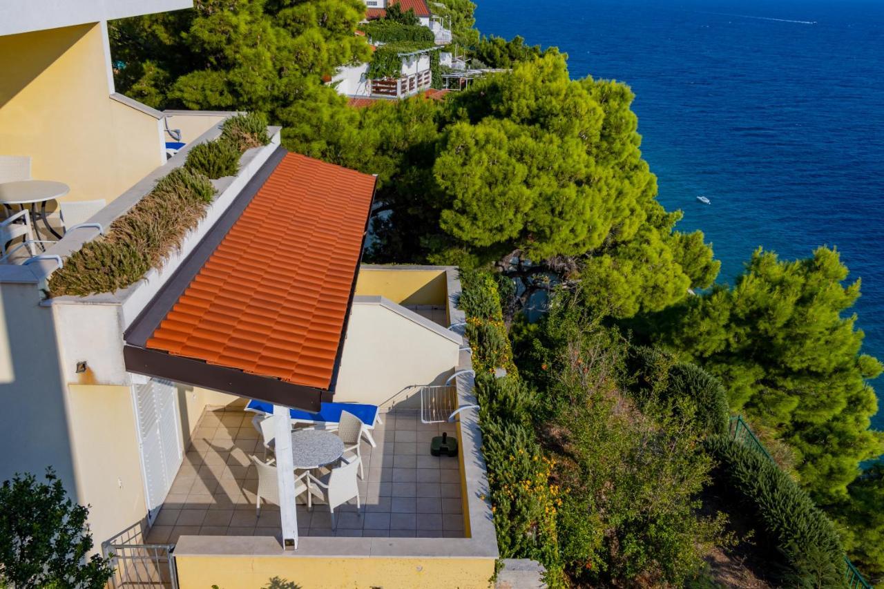 Luxury Apartments Villa Ruzmarina With New Heated Infinity Pool And Lounge Area Marusici  Exterior photo