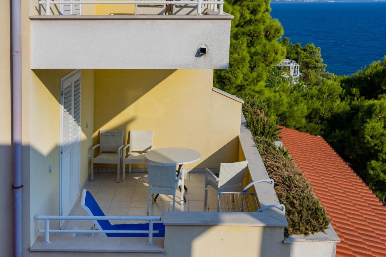 Luxury Apartments Villa Ruzmarina With New Heated Infinity Pool And Lounge Area Marusici  Exterior photo