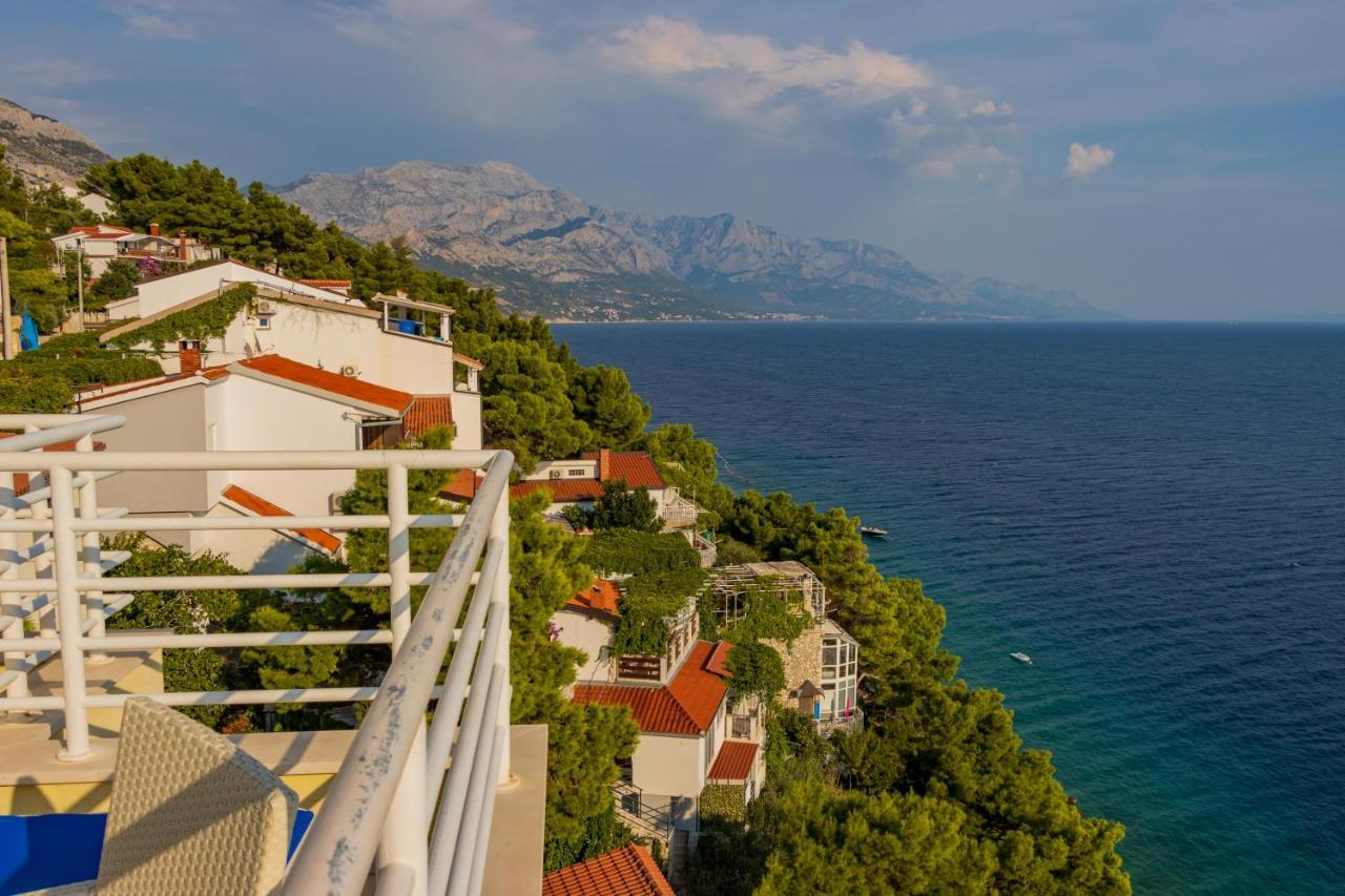 Luxury Apartments Villa Ruzmarina With New Heated Infinity Pool And Lounge Area Marusici  Exterior photo