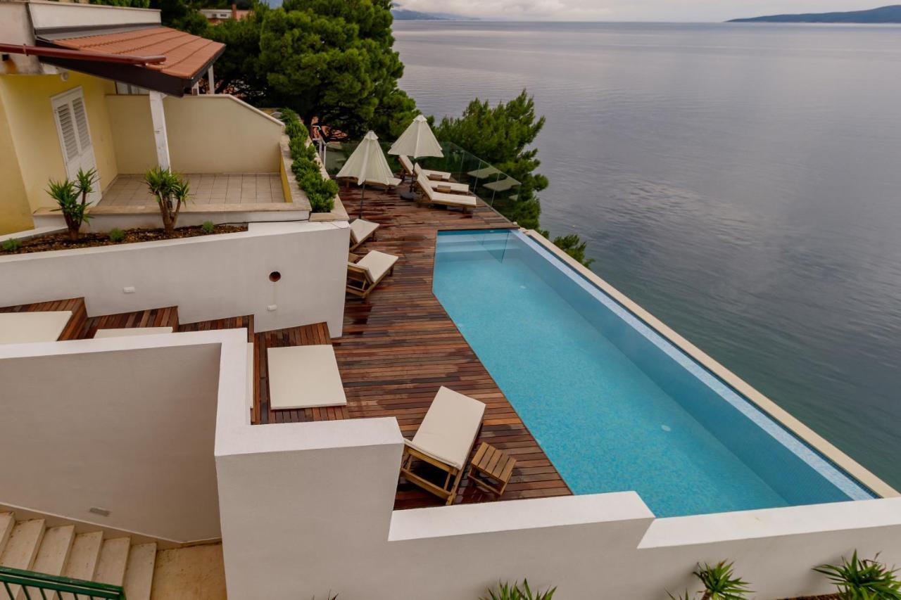 Luxury Apartments Villa Ruzmarina With New Heated Infinity Pool And Lounge Area Marusici  Exterior photo
