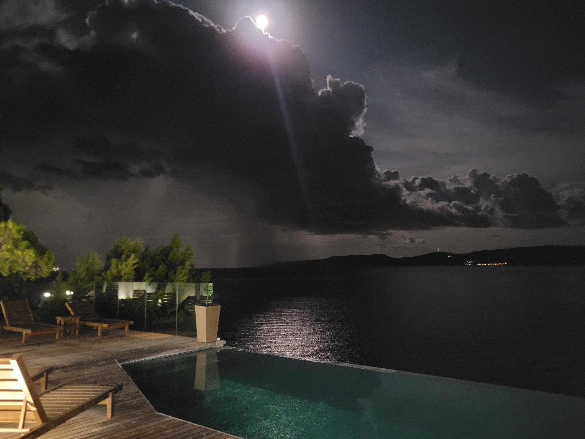 Luxury Apartments Villa Ruzmarina With New Heated Infinity Pool And Lounge Area Marusici  Exterior photo