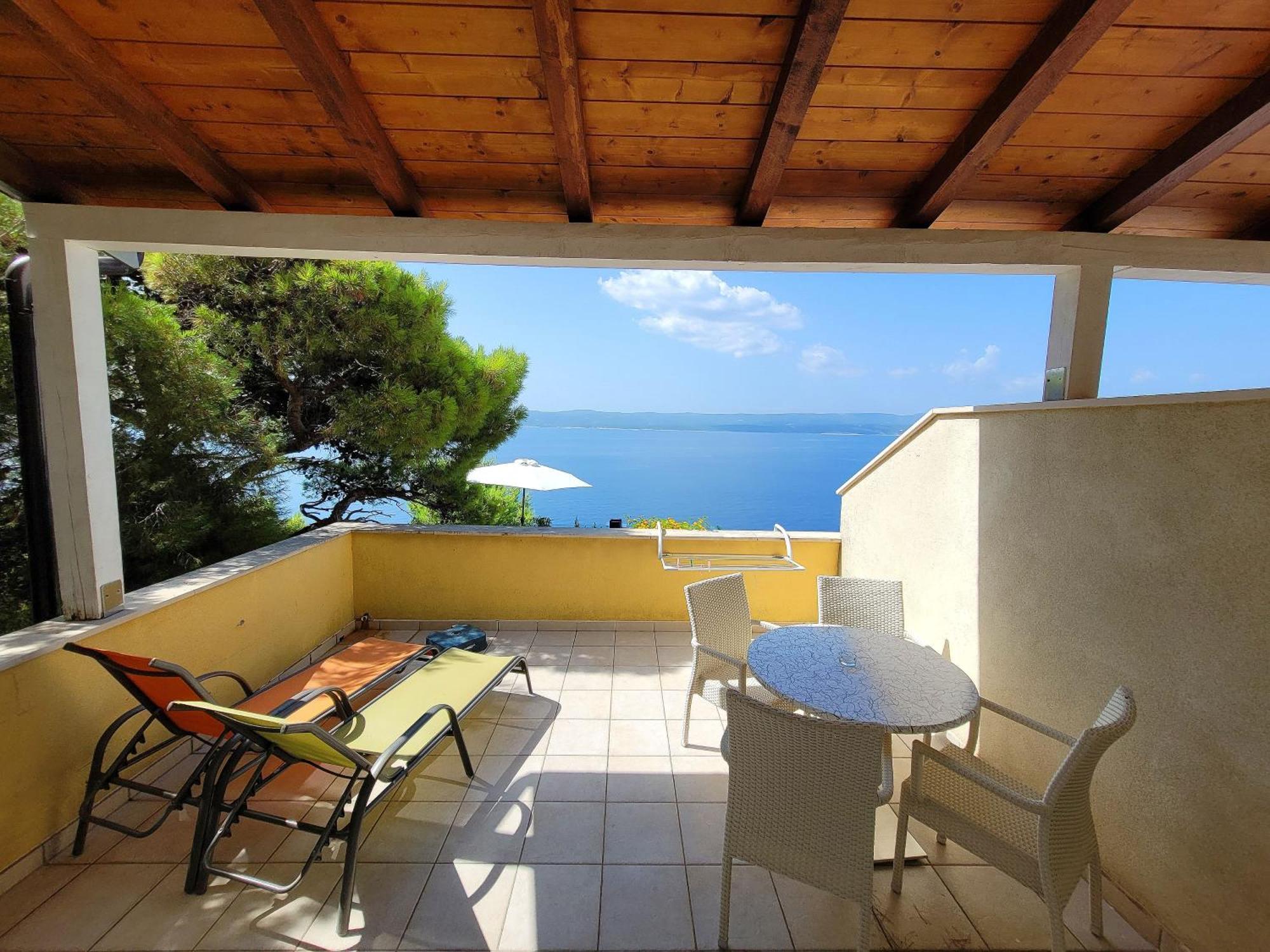 Luxury Apartments Villa Ruzmarina With New Heated Infinity Pool And Lounge Area Marusici  Exterior photo